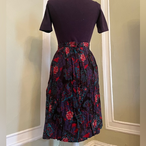 Vintage Paisley and Rose Pleated Skirt by Ms Interpret - Picture 5 of 9